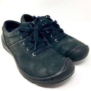 Keen womans black suede sneakers US8 BoxT  lace up
